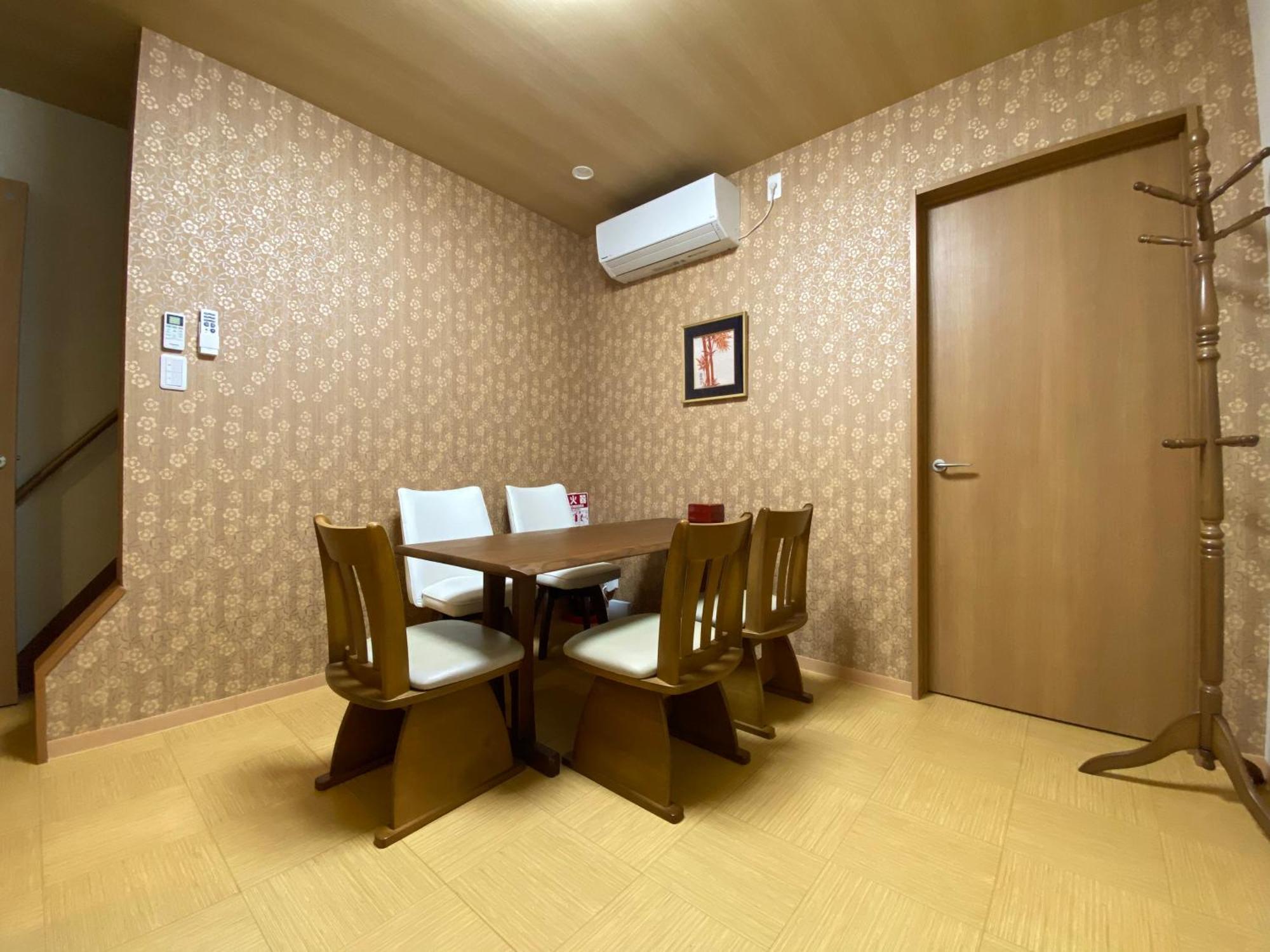 Wutong-40 Minutes Direct To Kansai Airport And 5 Minute Walk To Jr Or Subway Or Nankai Line And 1 Minute To Tsutenkaku The Landmark Of Osaka And Many Japanese Bistros Nearby Zewnętrze zdjęcie